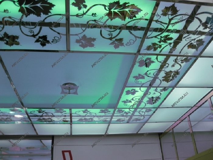 Пескоструйный витражный потолок - прекрасный способ оригинального оформления любого помещения